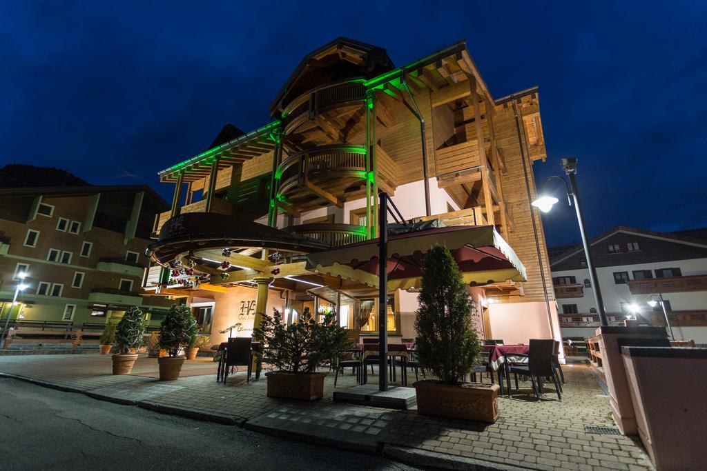 Hotel Arisch Априка Екстериор снимка