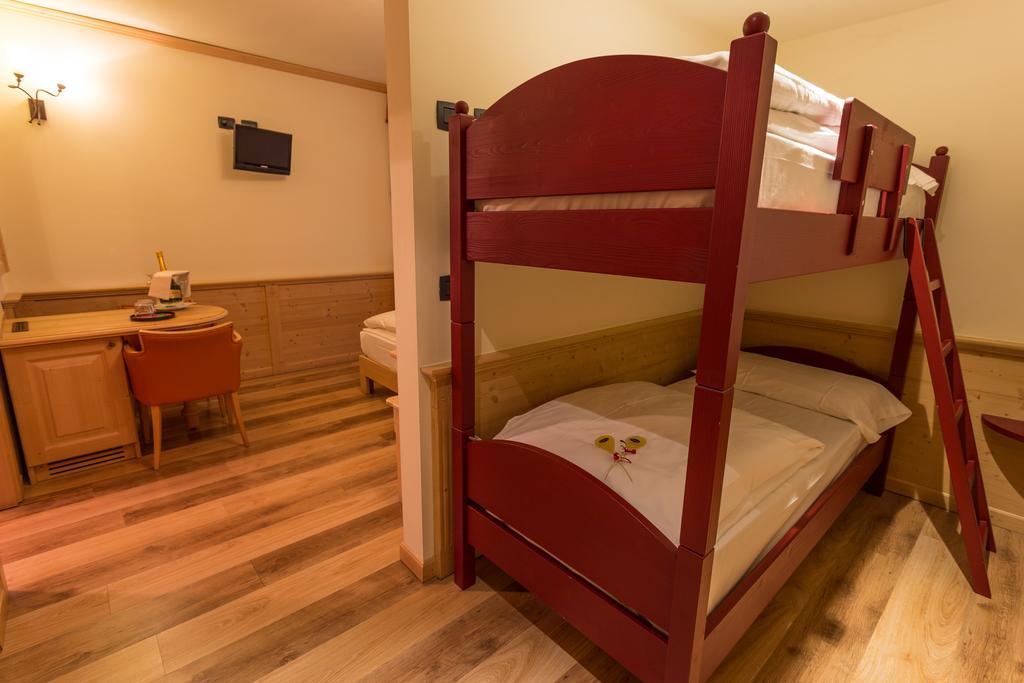 Hotel Arisch Априка Стая снимка